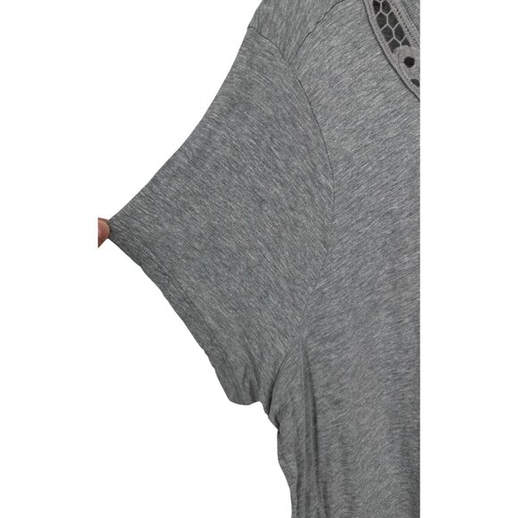 Torrid Womens Crochet Neckline Short Sleeve Lightweight T-Shirt Size 4X - Picture 3 of 8